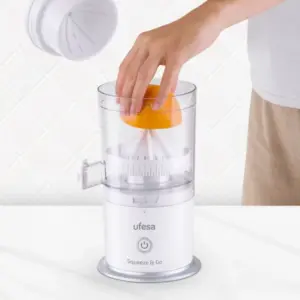 Cediljka za citruse Ufesa Squeeze&Go/punjivi/snaga 45W/beli